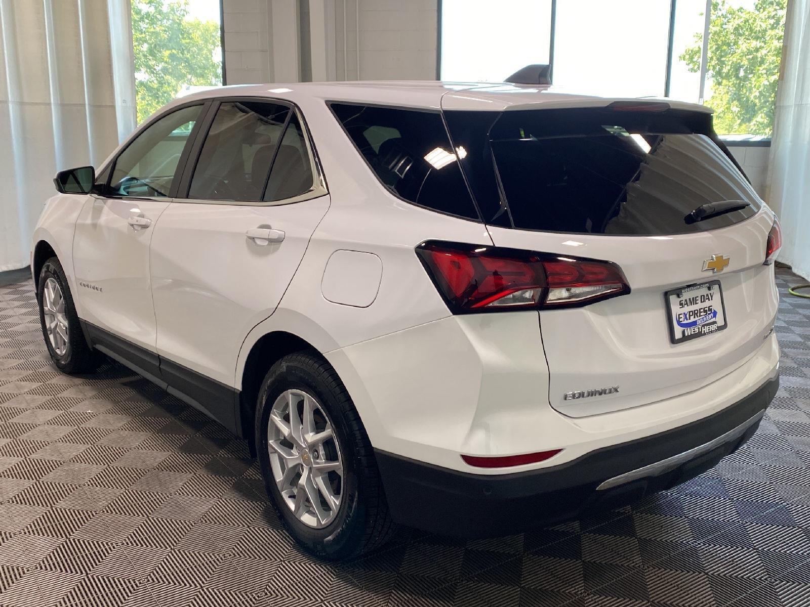 Used 2023 Summit White Chevrolet LT image 5