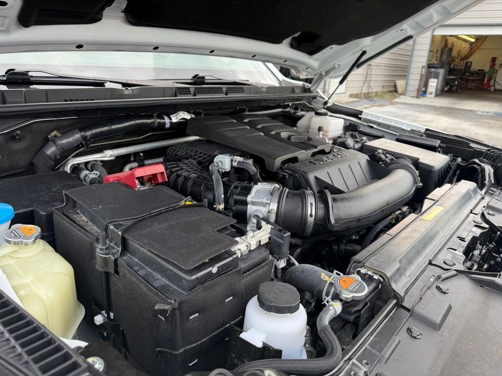 Used 2025 White Nissan PRO-4X image 9