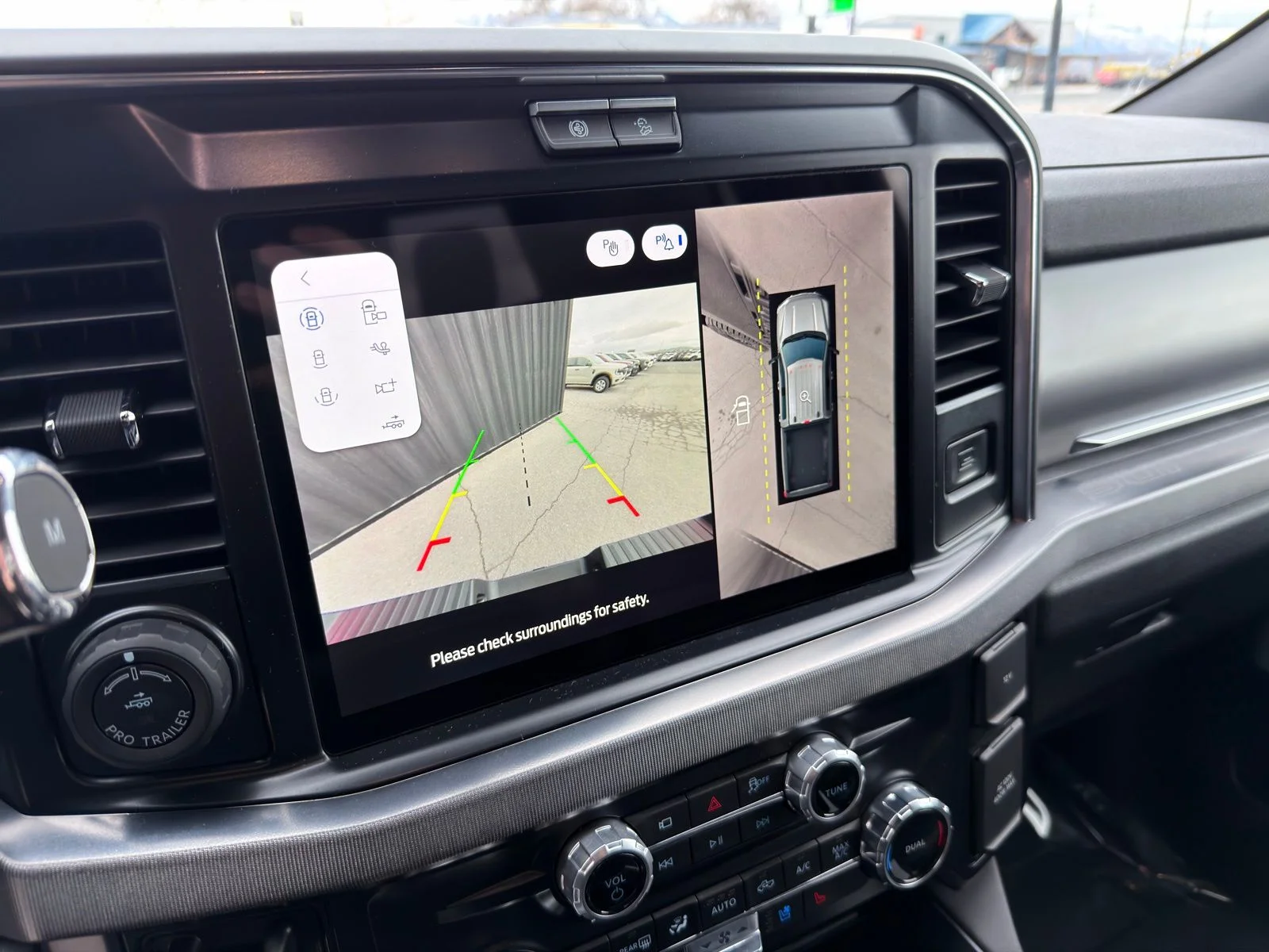Used 2025 Black Ford Platinum image 28