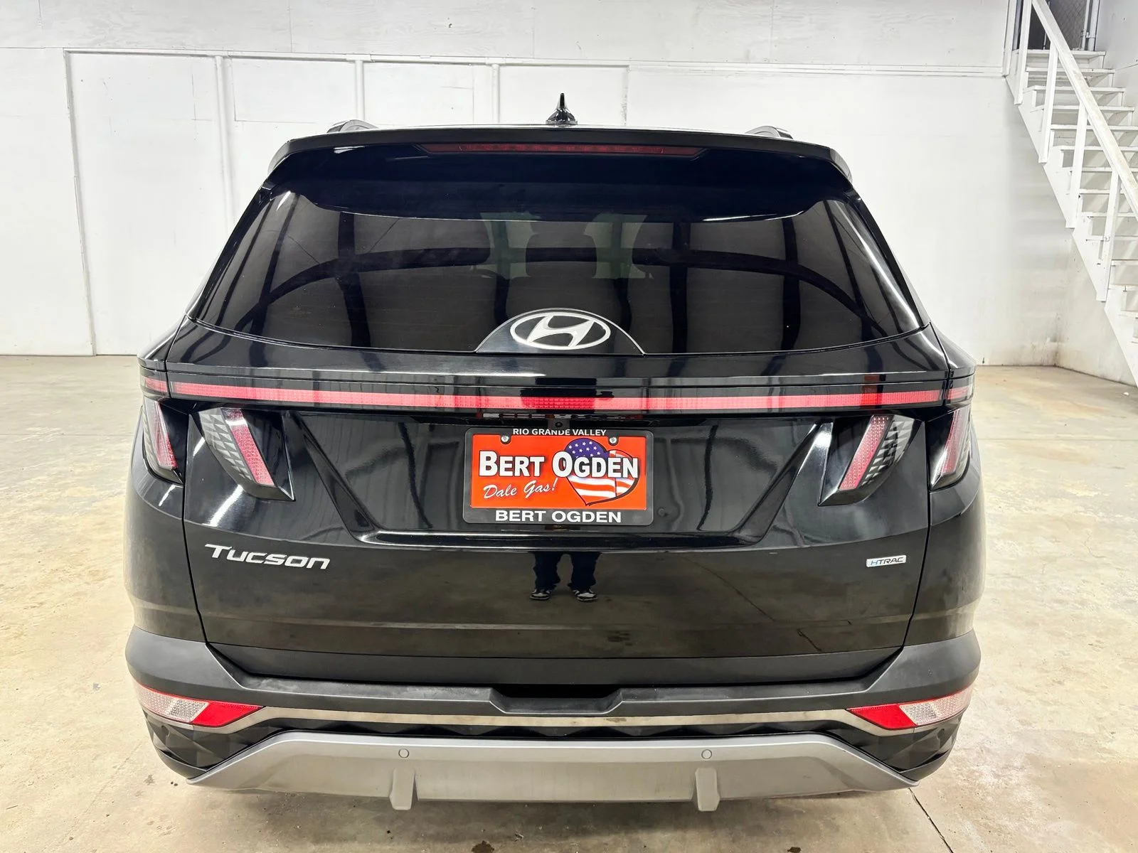 Used 2023 Black Hyundai Limited image 6
