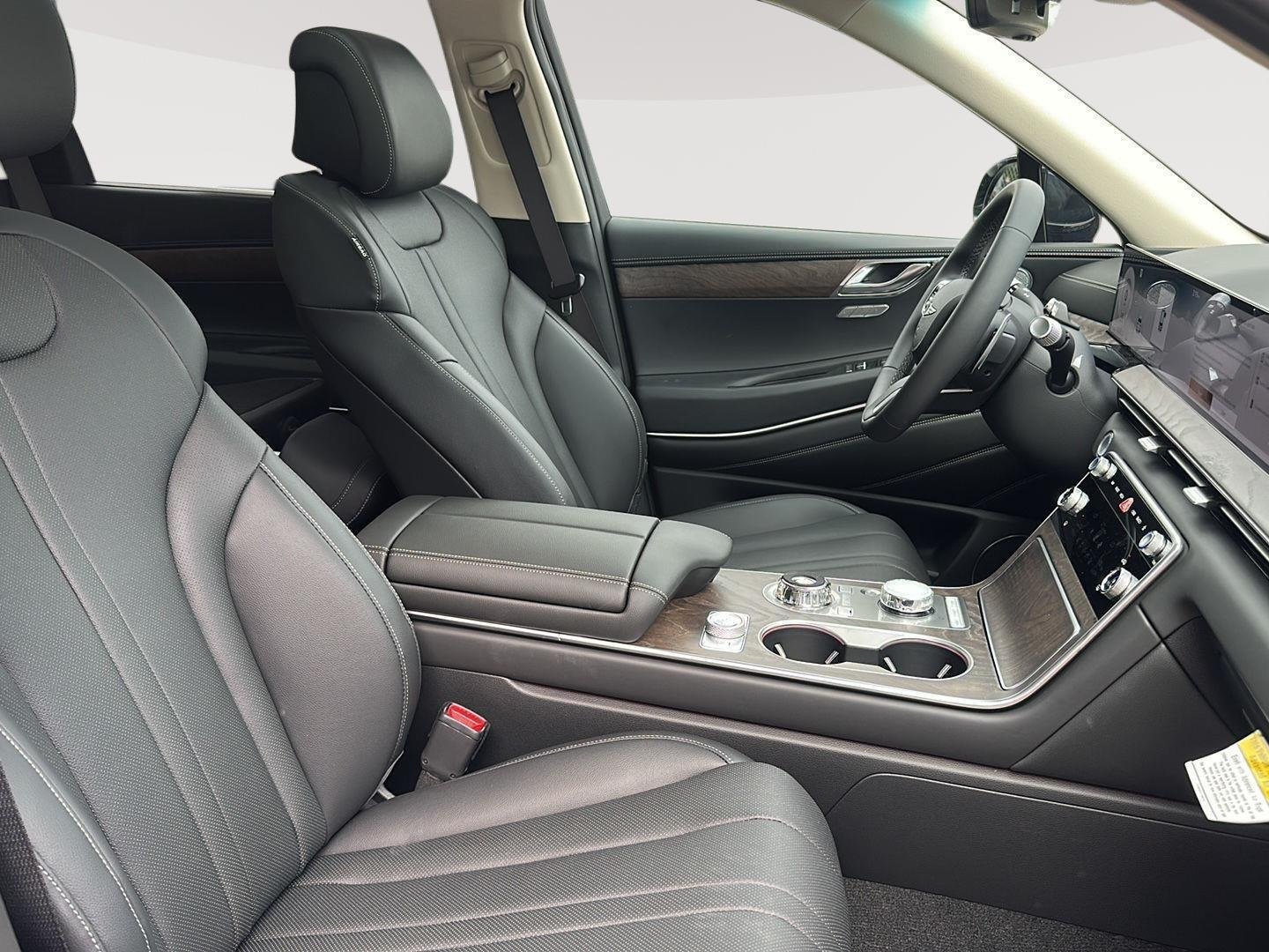 New 2026 Capri Blue Genesis 2.5T Select image 13