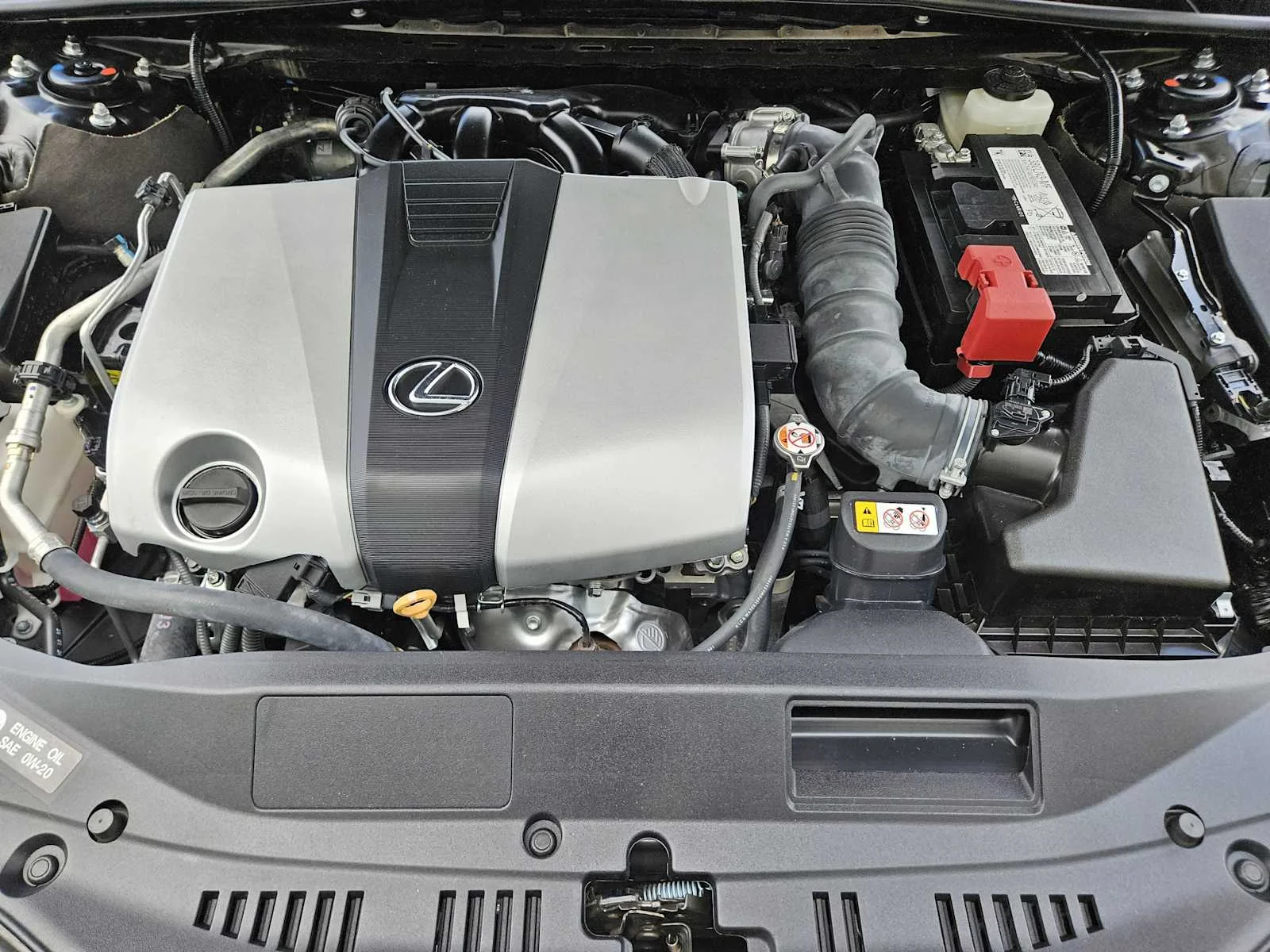 2025 Lexus ES 350 - Photo 23
