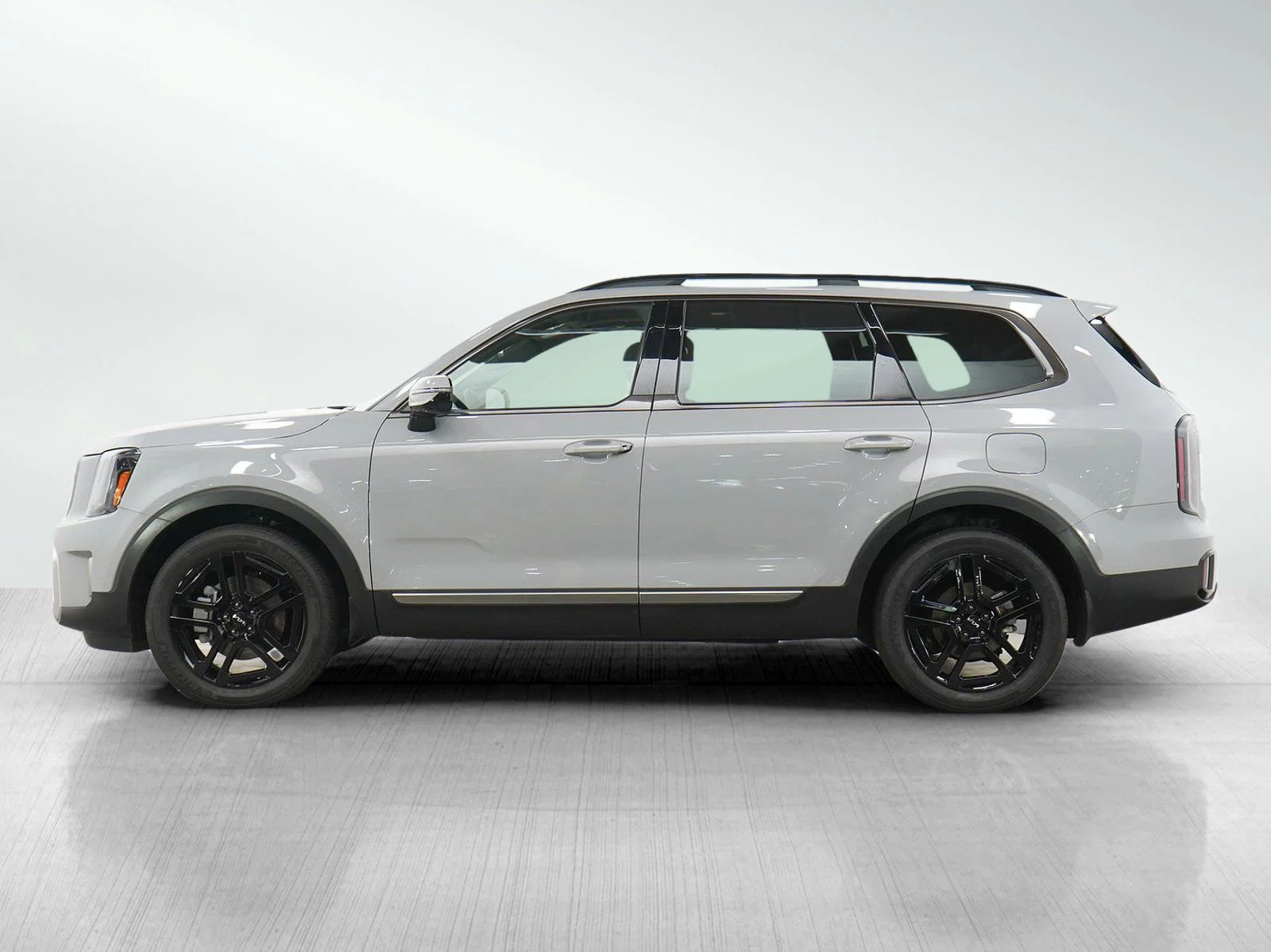 Used 2023 Kia Telluride SX X-Line with VIN 5XYP5DGC2PG394029 for sale in Wayzata, Minnesota