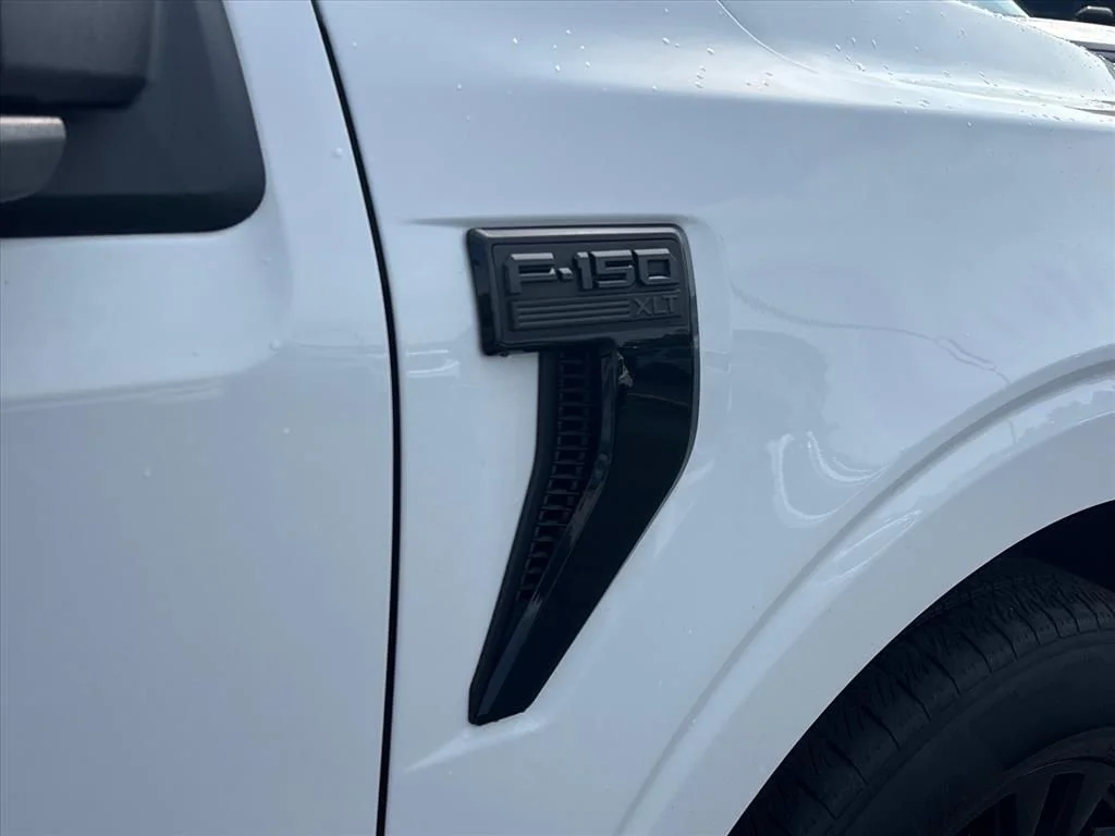 Certified Used 2024 Oxford White Ford XLT image 11
