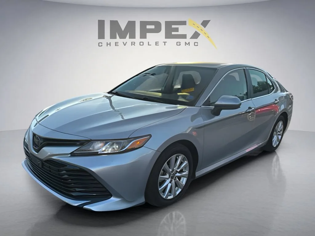 Used 2020  Toyota LE image 1