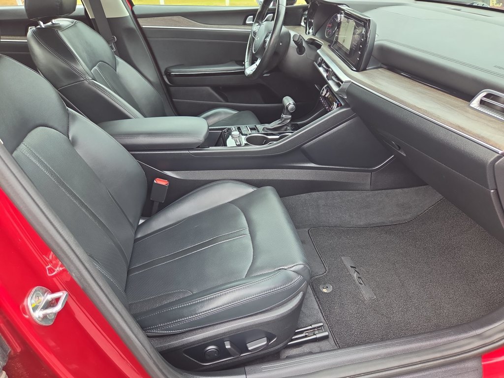 Used 2022 Passion Red Kia EX image 26