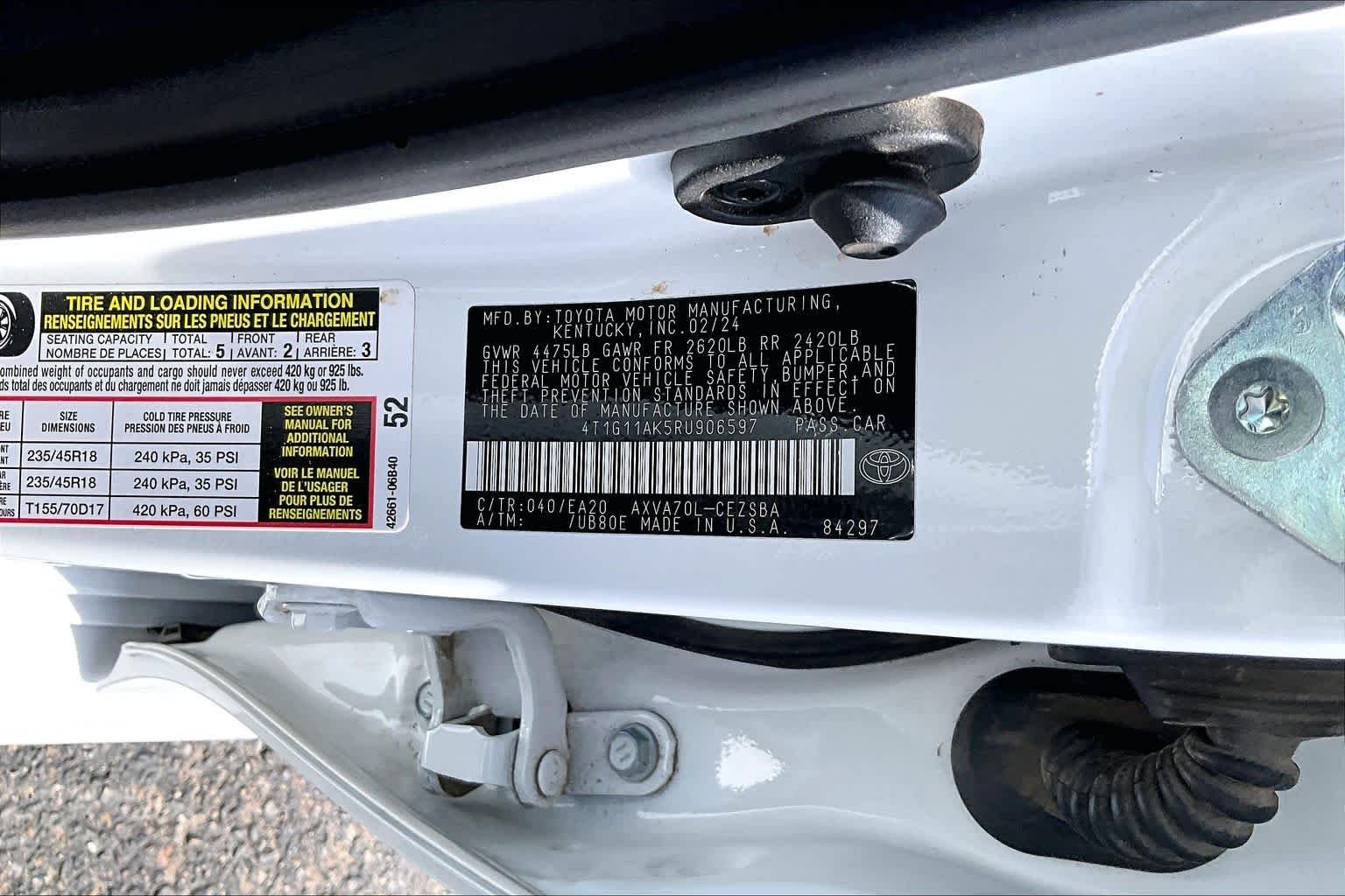 Used 2024 Ice Cap Toyota SE image 29