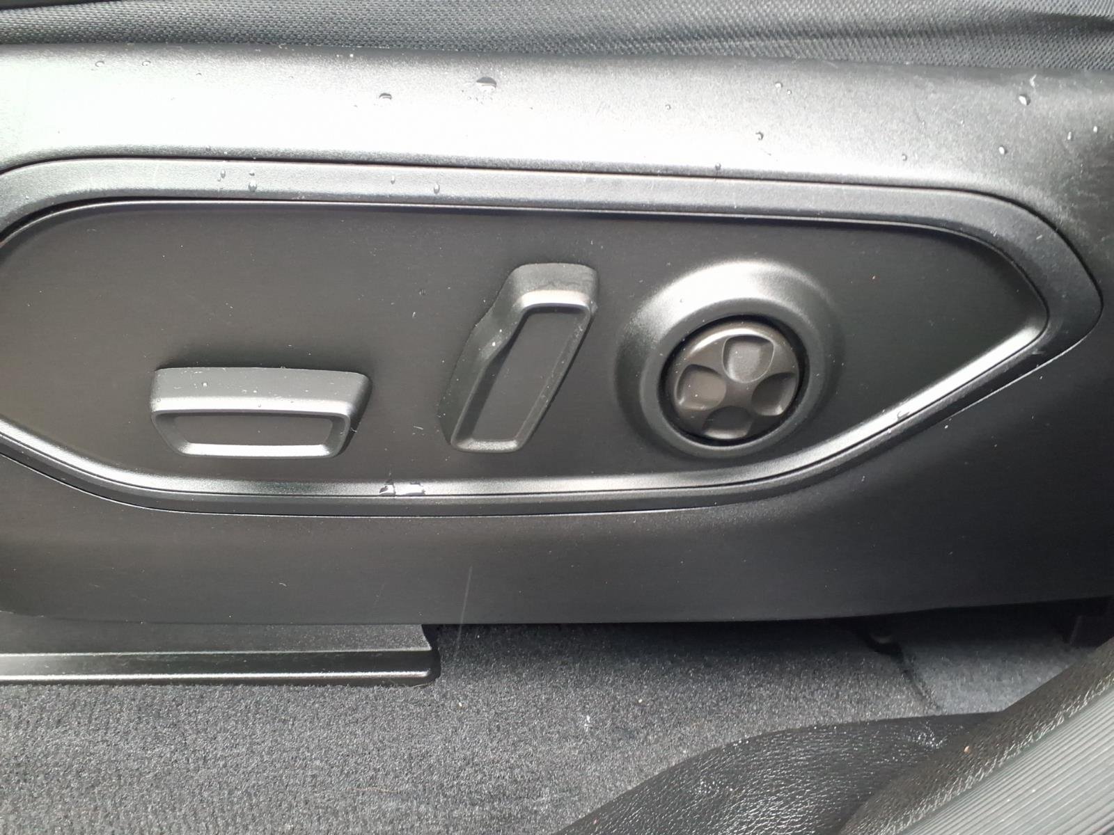 Used 2023 Silver Jeep Limited image 17