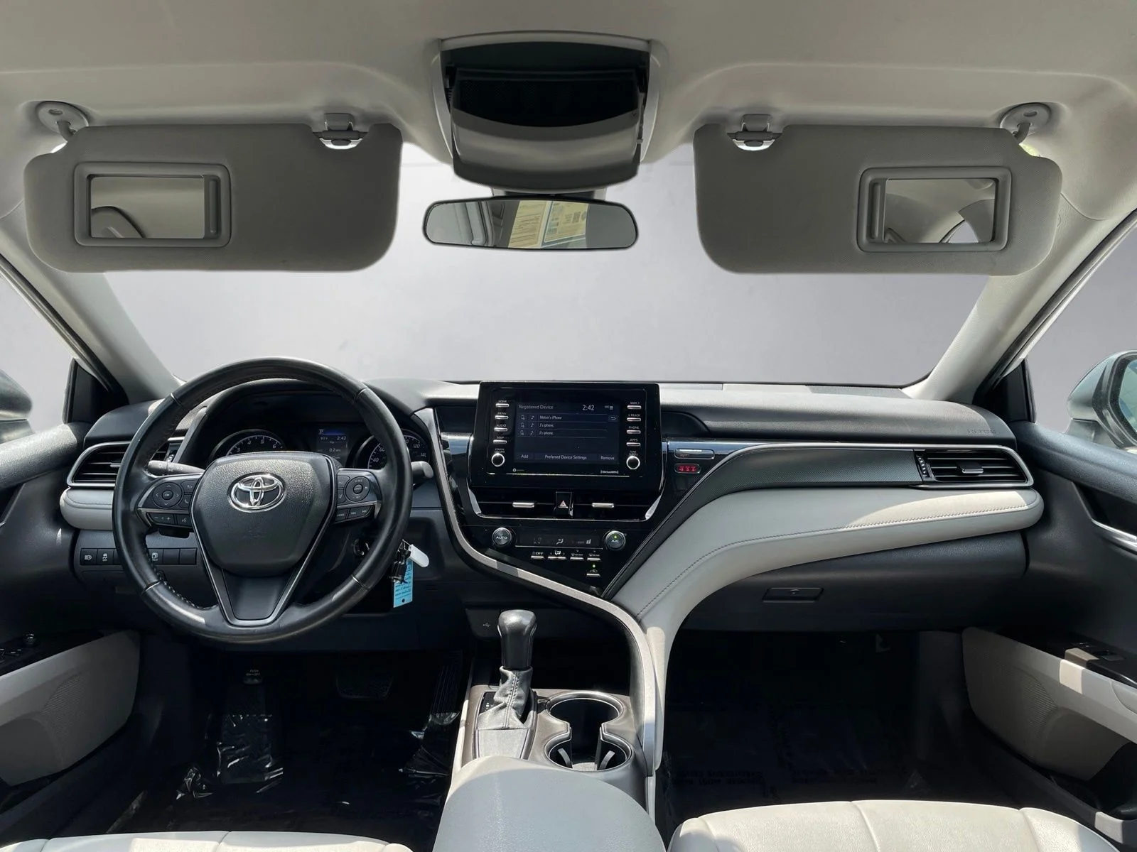 Used 2021 White Toyota SE image 9