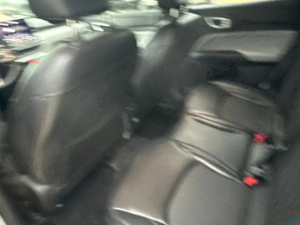 Used 2023 White Jeep Latitude image 24