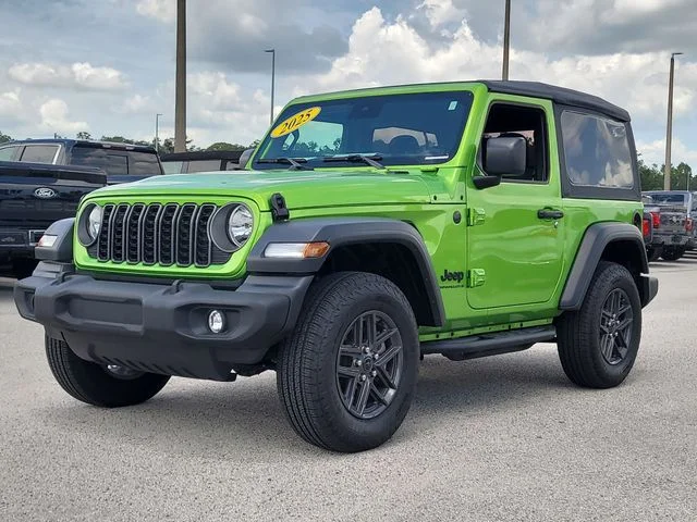 Used 2025 Green Jeep Sport S image 31