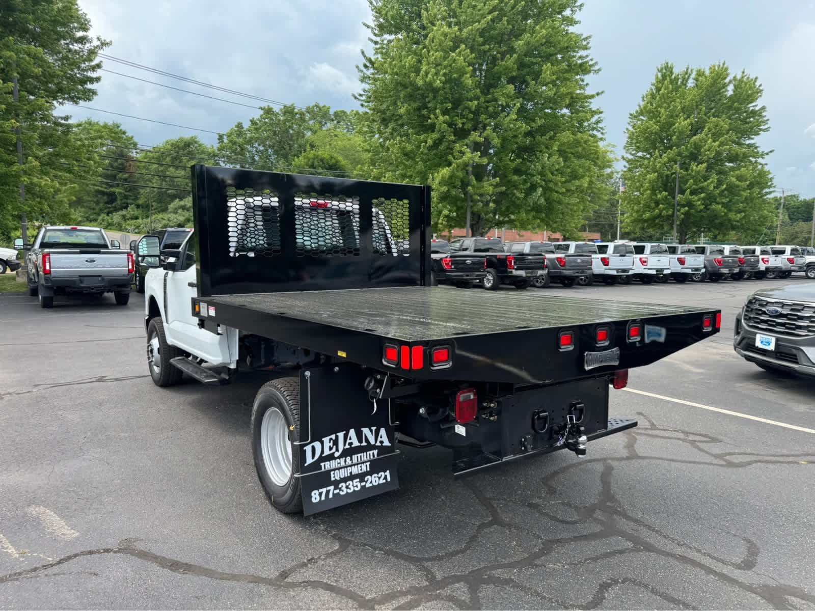 New 2026 Oxford White Ford XL image 4