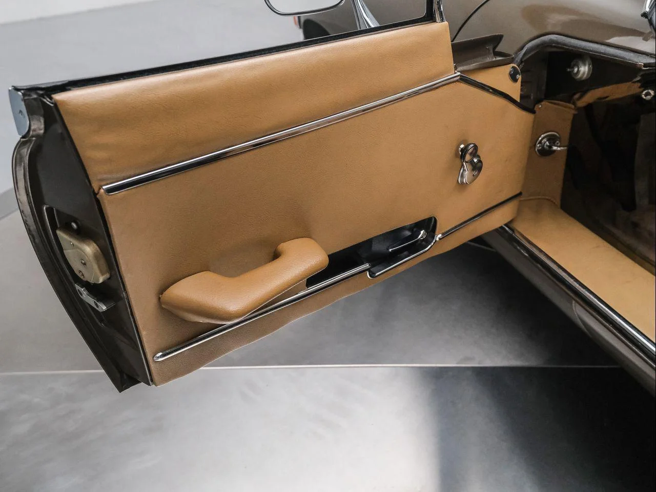 Used 1971  Jaguar Series II image 48