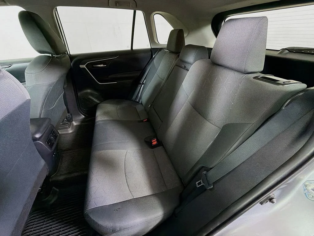 Used 2021  Toyota XLE image 18