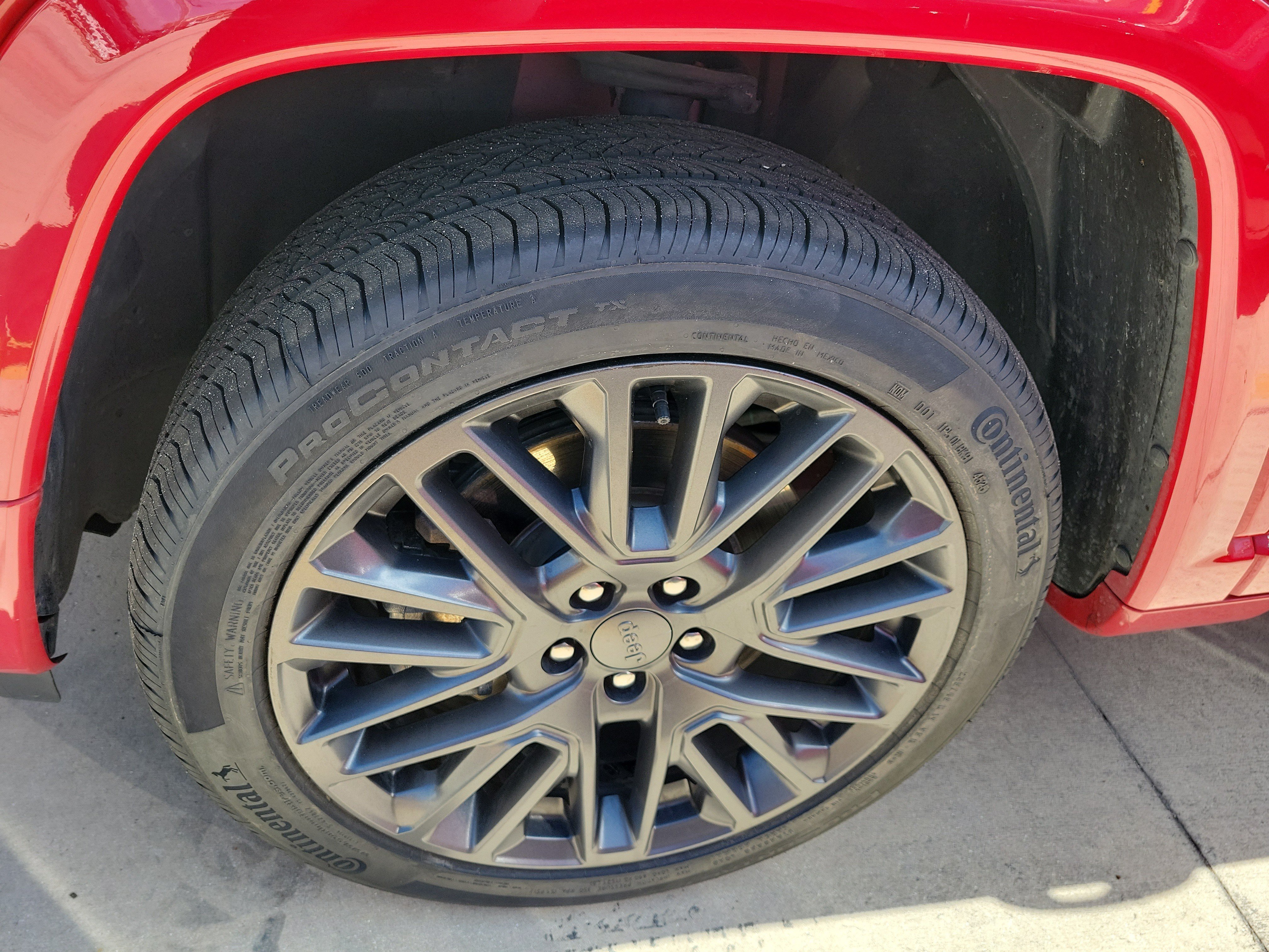 Used 2023 Redline Pearlcoat Jeep High Altitude image 5