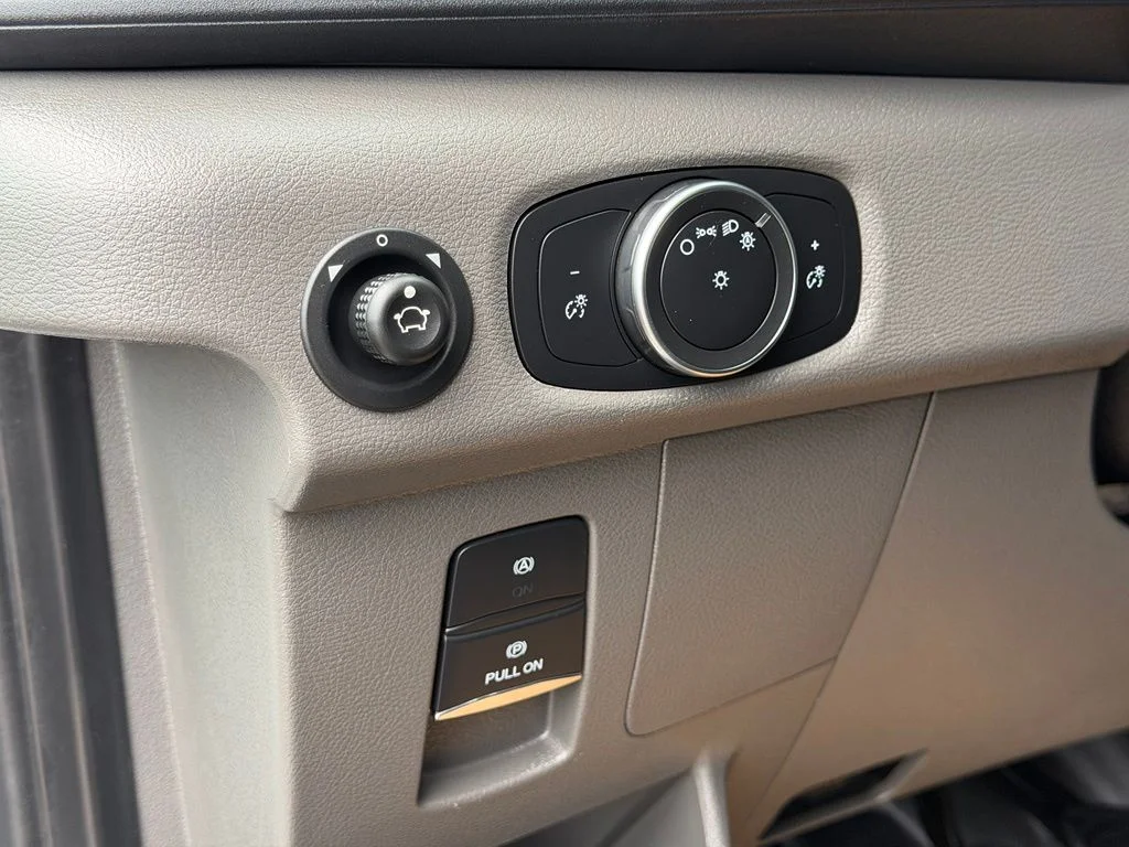Used 2025 White Ford Base image 22