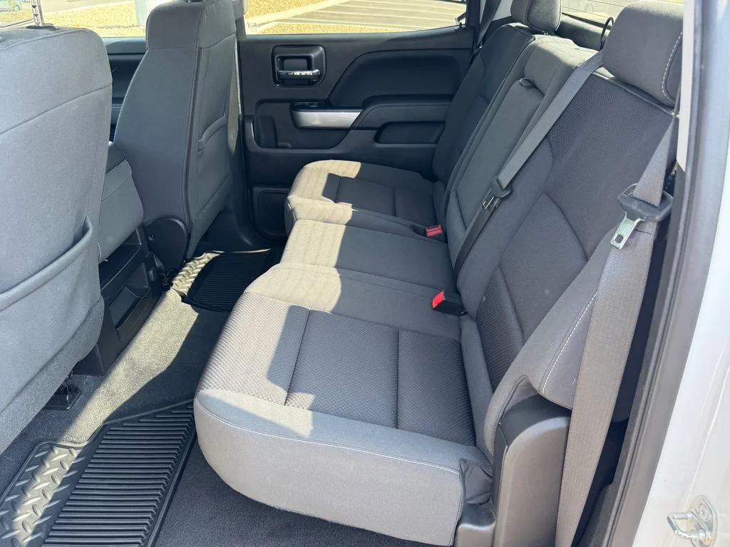 Used 2018 White Chevrolet LT image 10