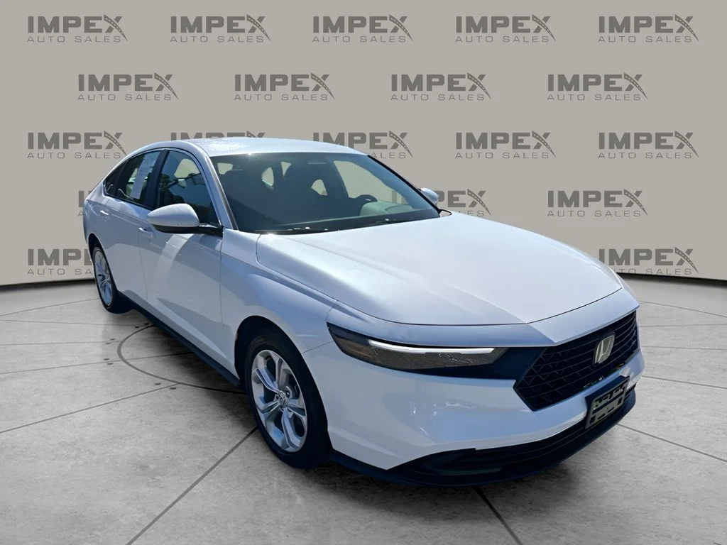 Used 2025 White Honda LX image 7