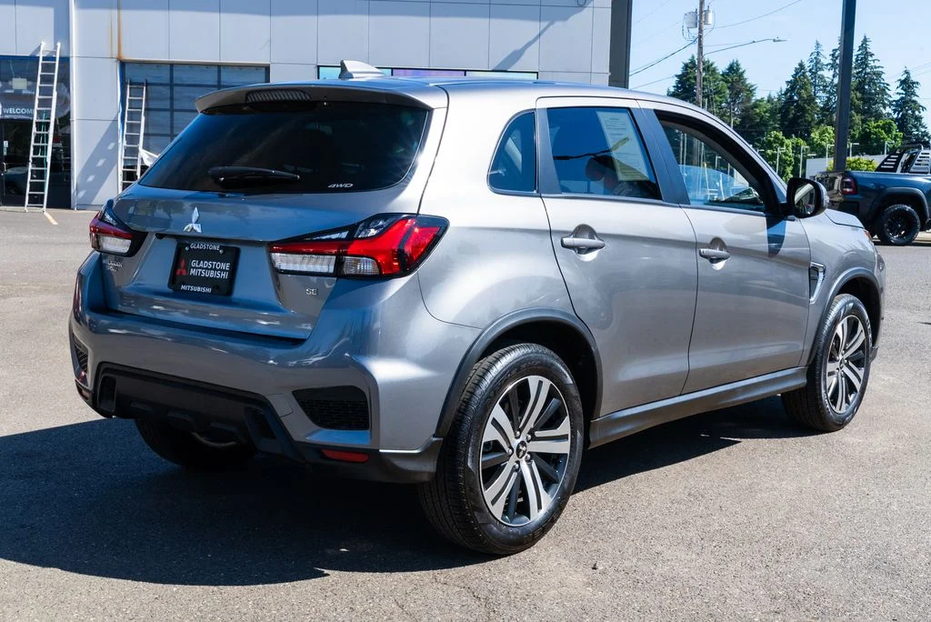 Used 2026 Gray Mitsubishi 2.0 SE image 6