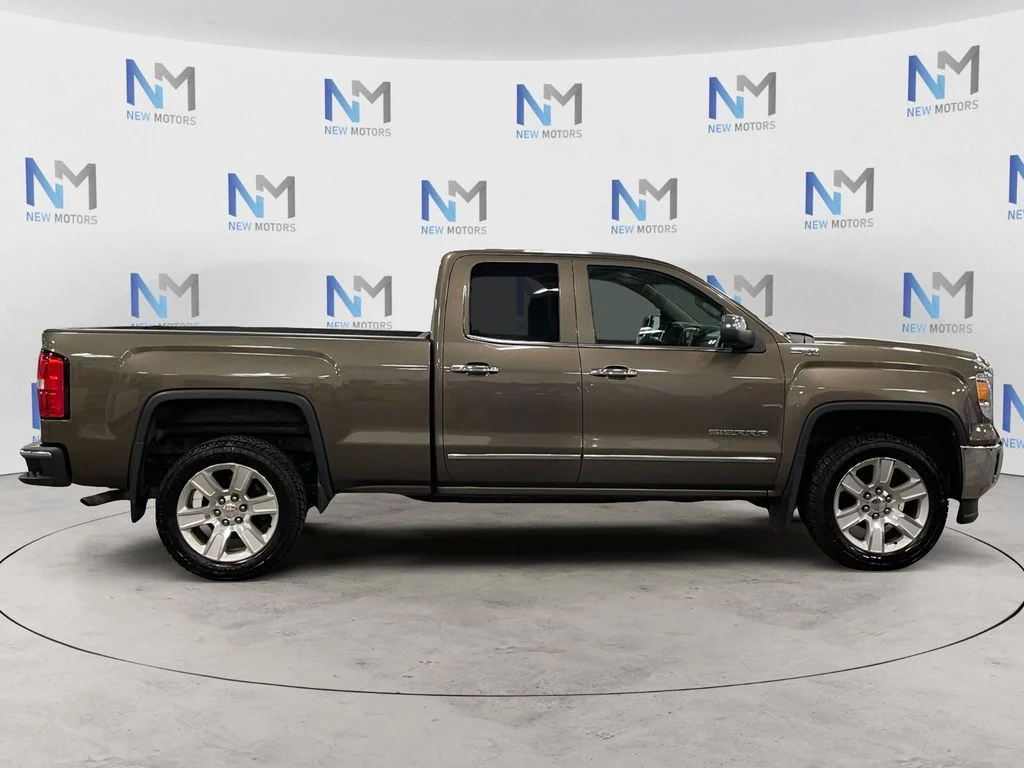 Used 2015 Bronze Alloy Metallic GMC SLT image 6