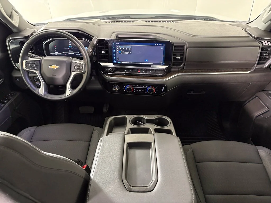 Used 2023 White Chevrolet LT image 31