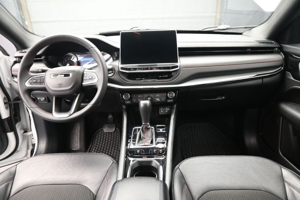 Used 2024 White Jeep Trailhawk image 27