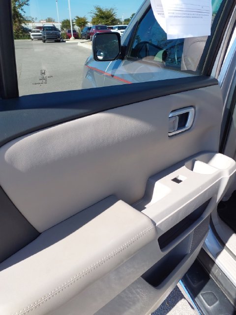 Used 2013 Silver Honda EX-L image 20