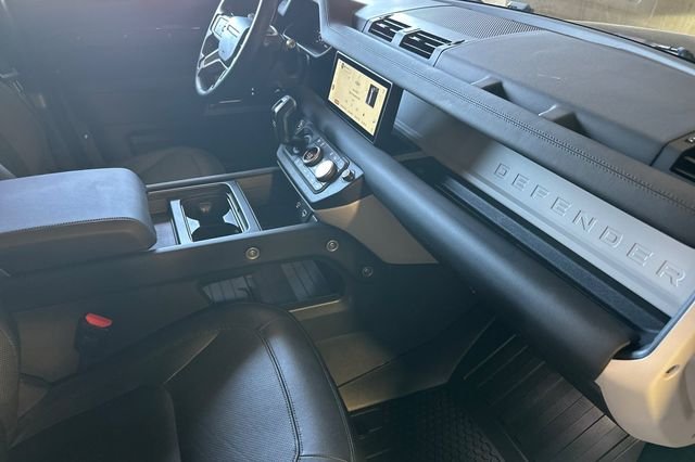 Used 2024 Gray Land Rover S image 14