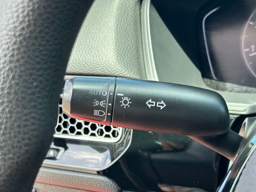 Used 2022 Red Honda LX image 26