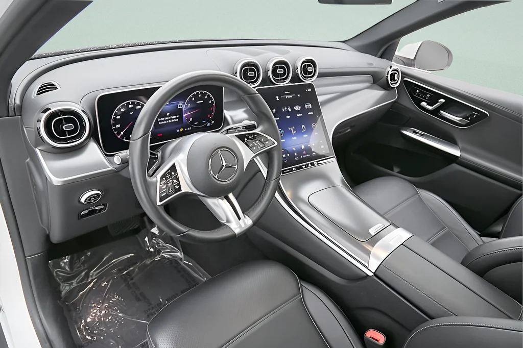 Used 2024 Polar White Mercedes-Benz GLC 300 image 19