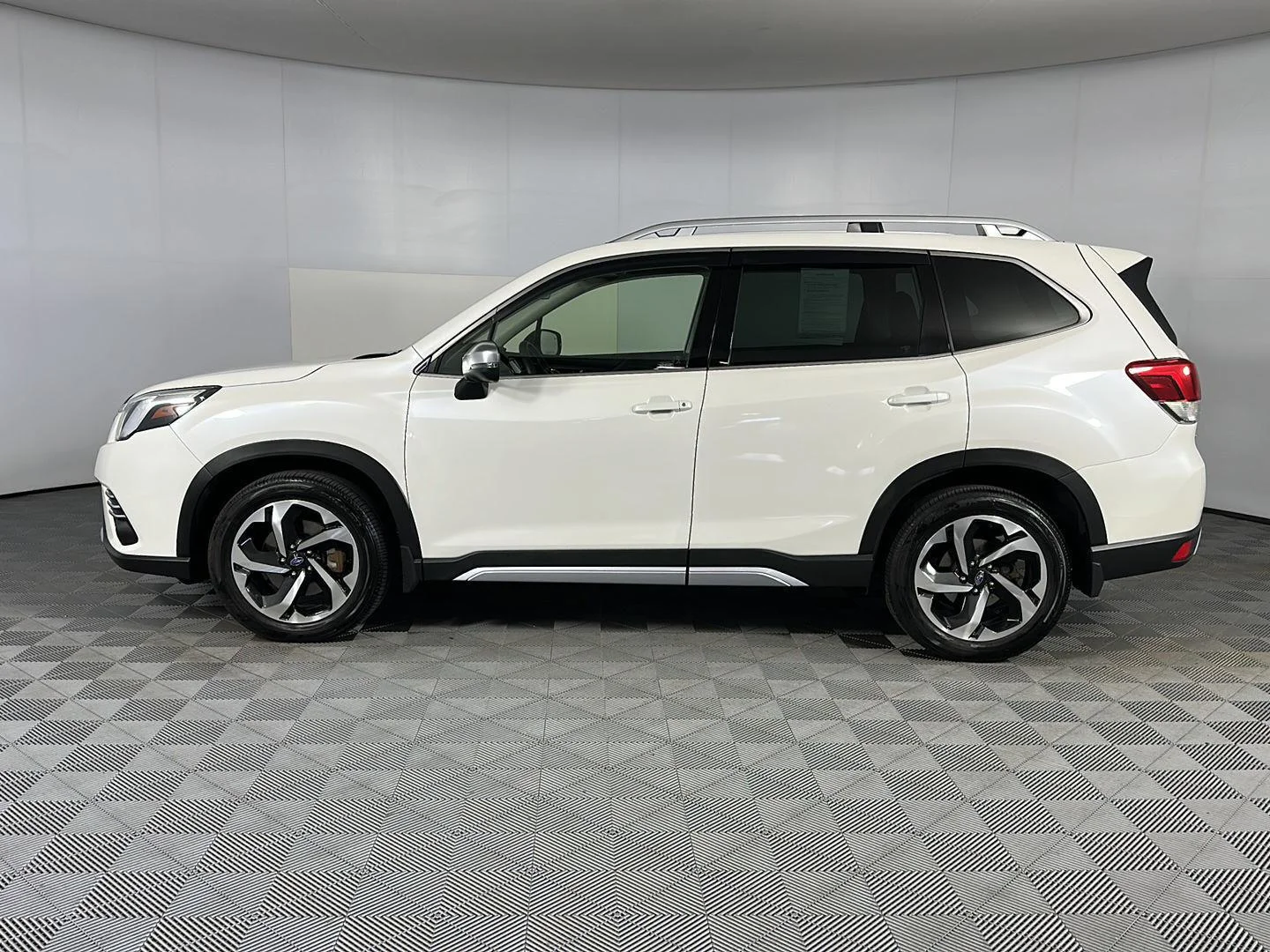 Used 2023 Crystal White Pearl Subaru Touring image 7
