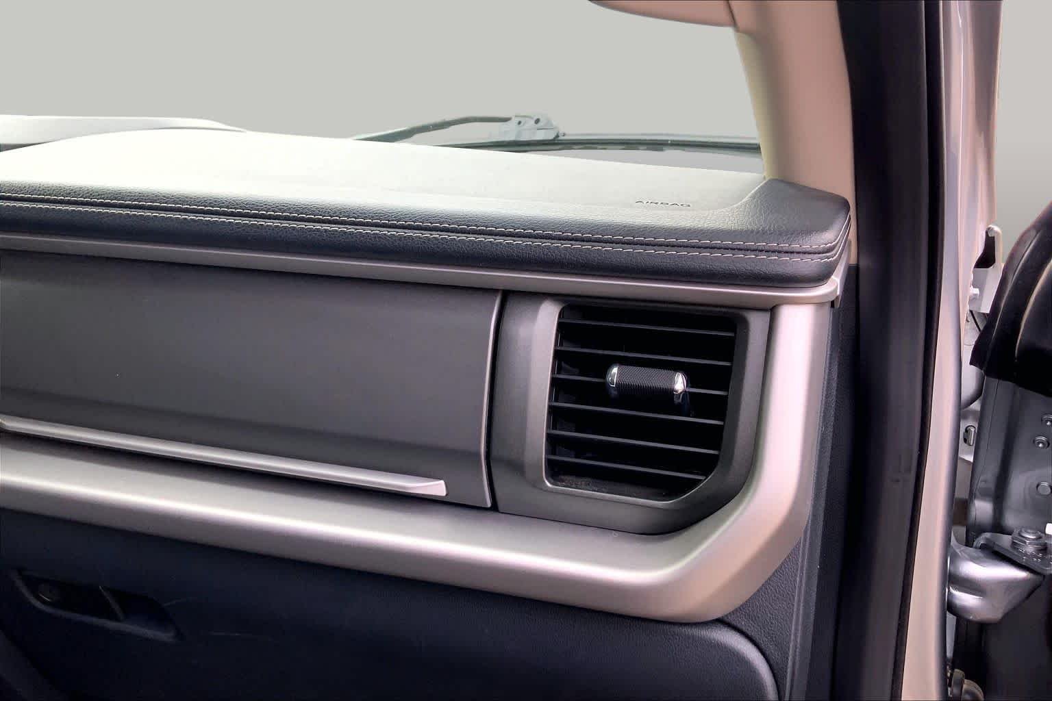 Certified Used 2023 Iconic Silver Metallic Ford XLT image 19