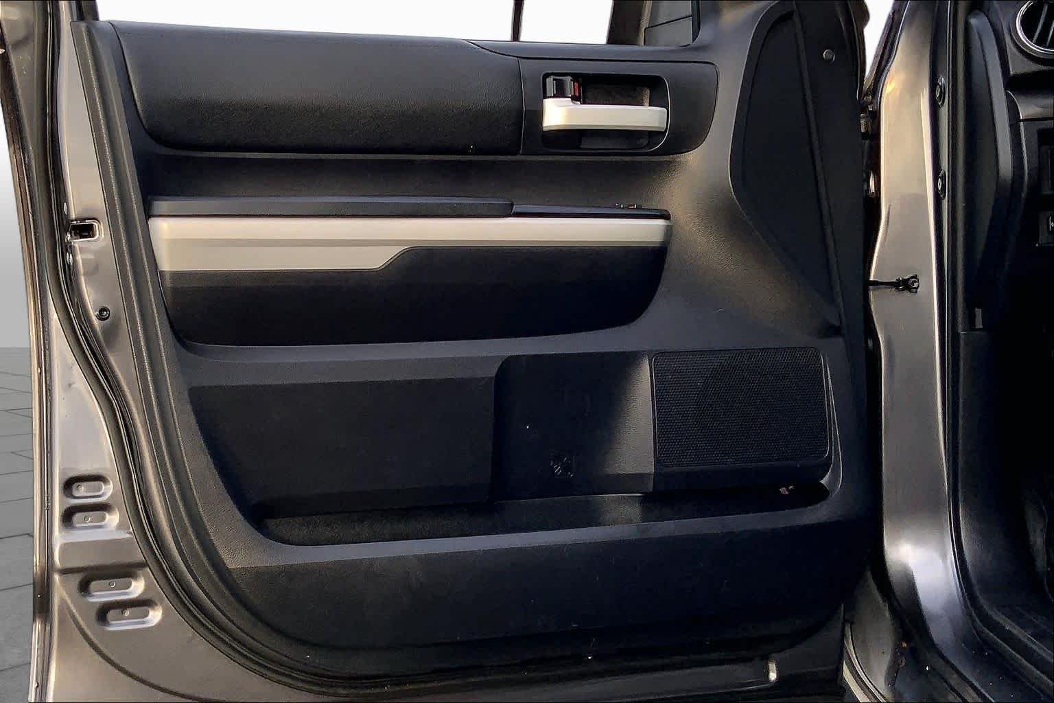 Used 2018 Magnetic Gray Metallic Toyota SR5 image 22