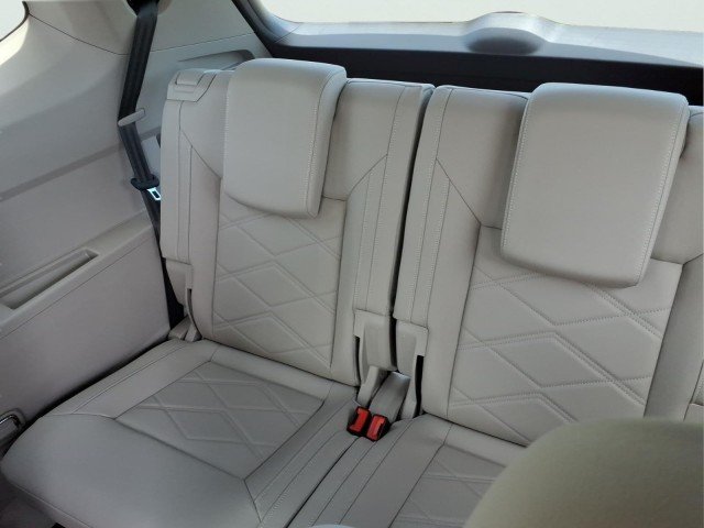 New 2026 Avocado Green Pearl Volkswagen SE w/Technology 4M image 14