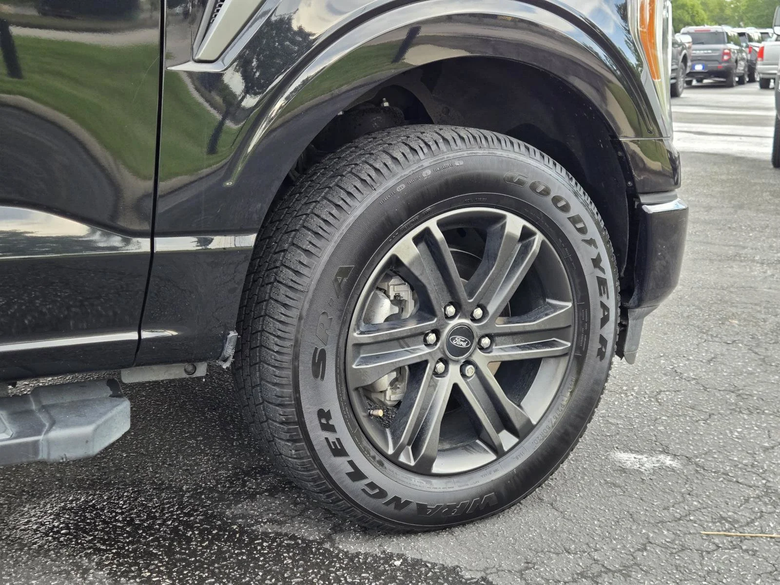 Used 2021 Black Metallic Ford Lariat image 11