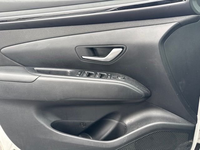 Used 2023 White Hyundai SEL image 19