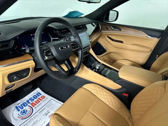 New 2026 Bright White Clear-Coat Exterior Paint Jeep Summit image 20