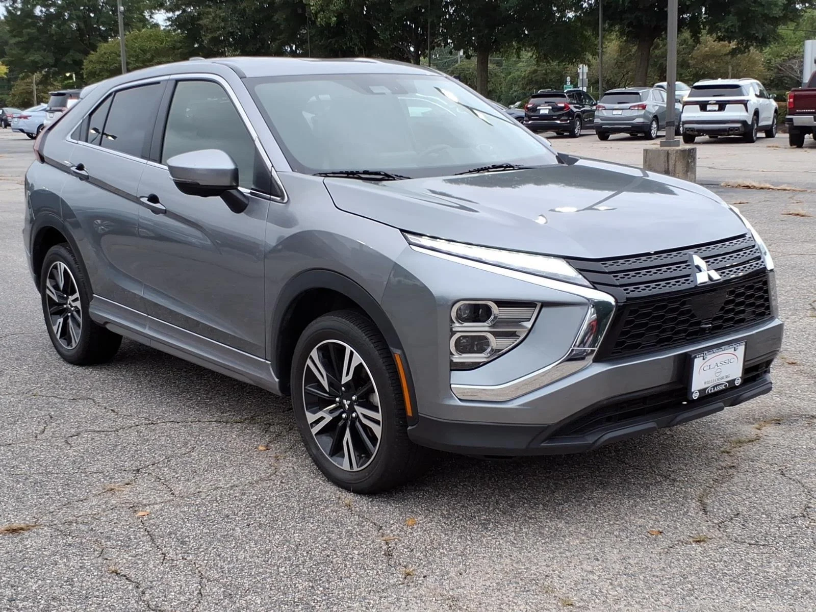 Used 2024  Mitsubishi SEL image 5