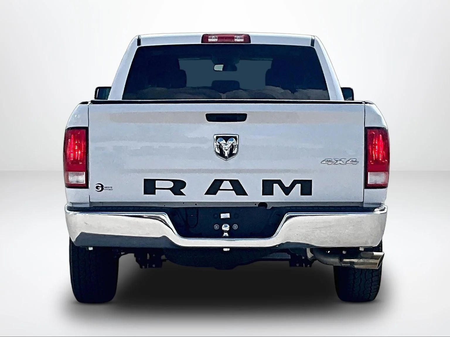 Used 2022 White Ram SLT image 5