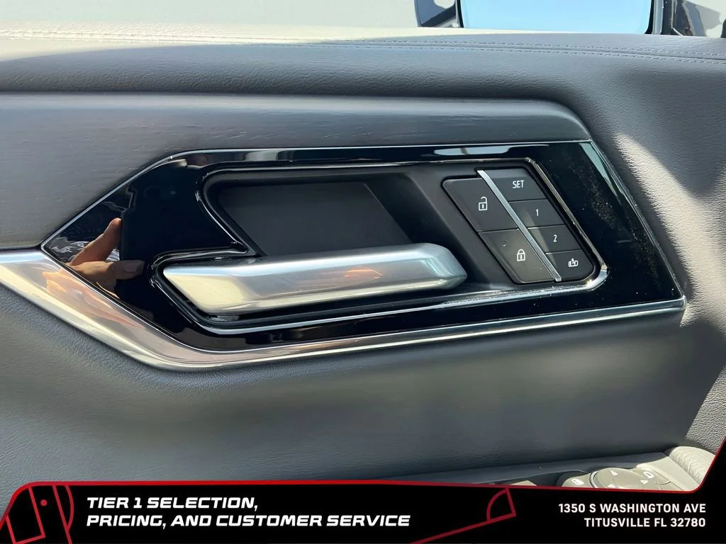 Used 2025 Summit White GMC Denali image 22