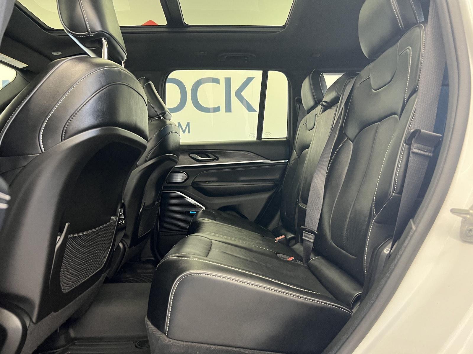 2022 Jeep Grand Cherokee Overland - Photo 24