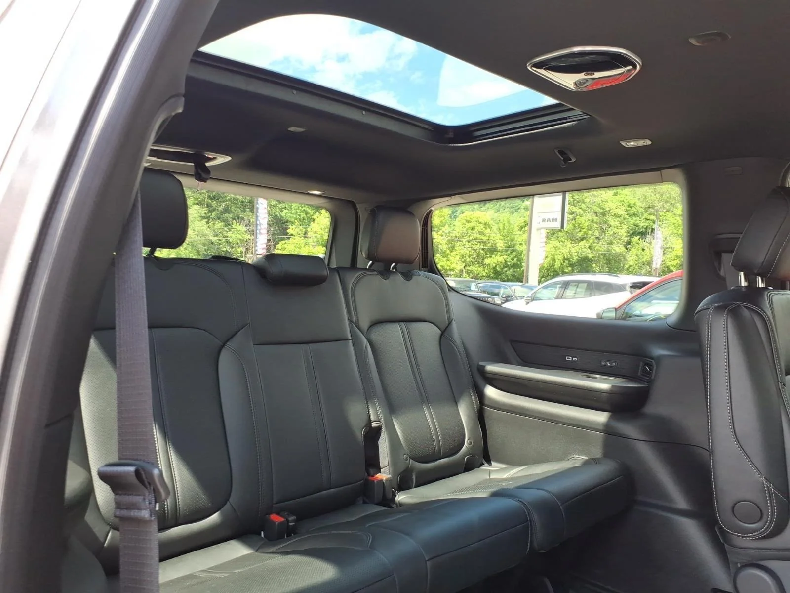 New 2026 Baltic Gray Metallic Clearcoat Jeep Limited Altitude image 6