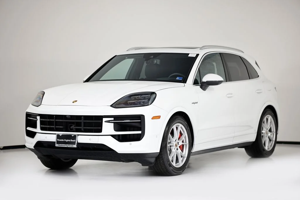 2025 Porsche Cayenne S E-Hybrid's photo