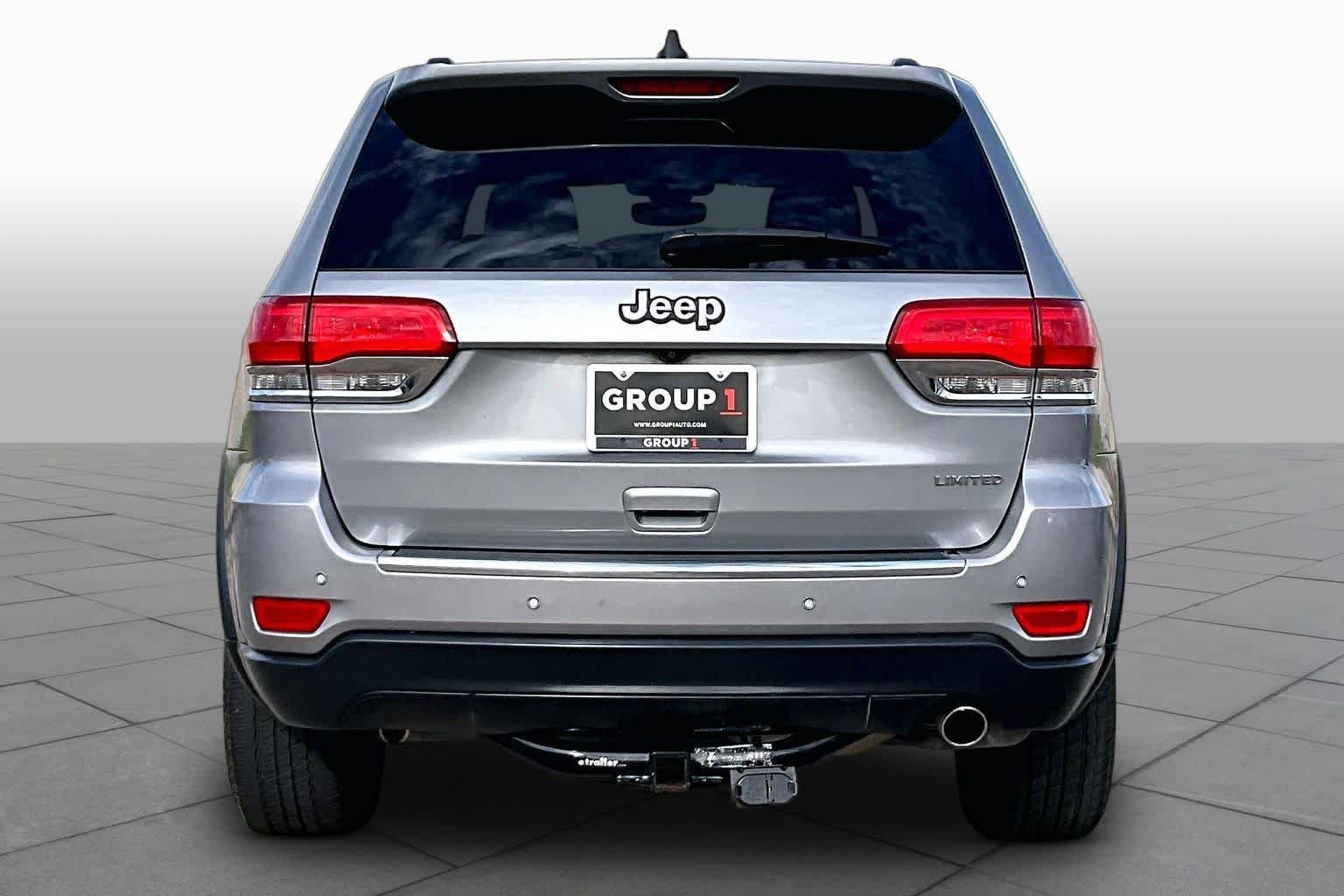 Used 2017 Billet Silver Metallic Clearcoat Jeep Limited image 5