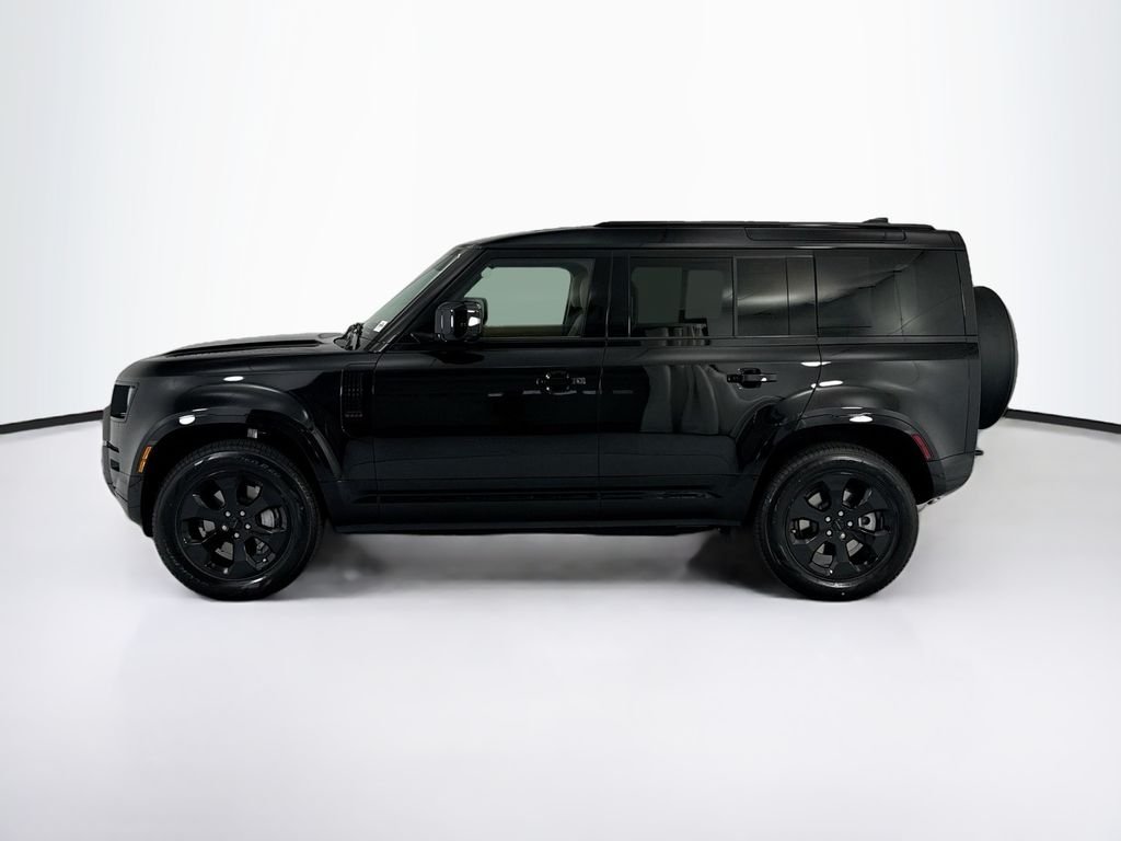 2026 Land Rover Defender X-Dynamic SE | CarEdge | CarEdge