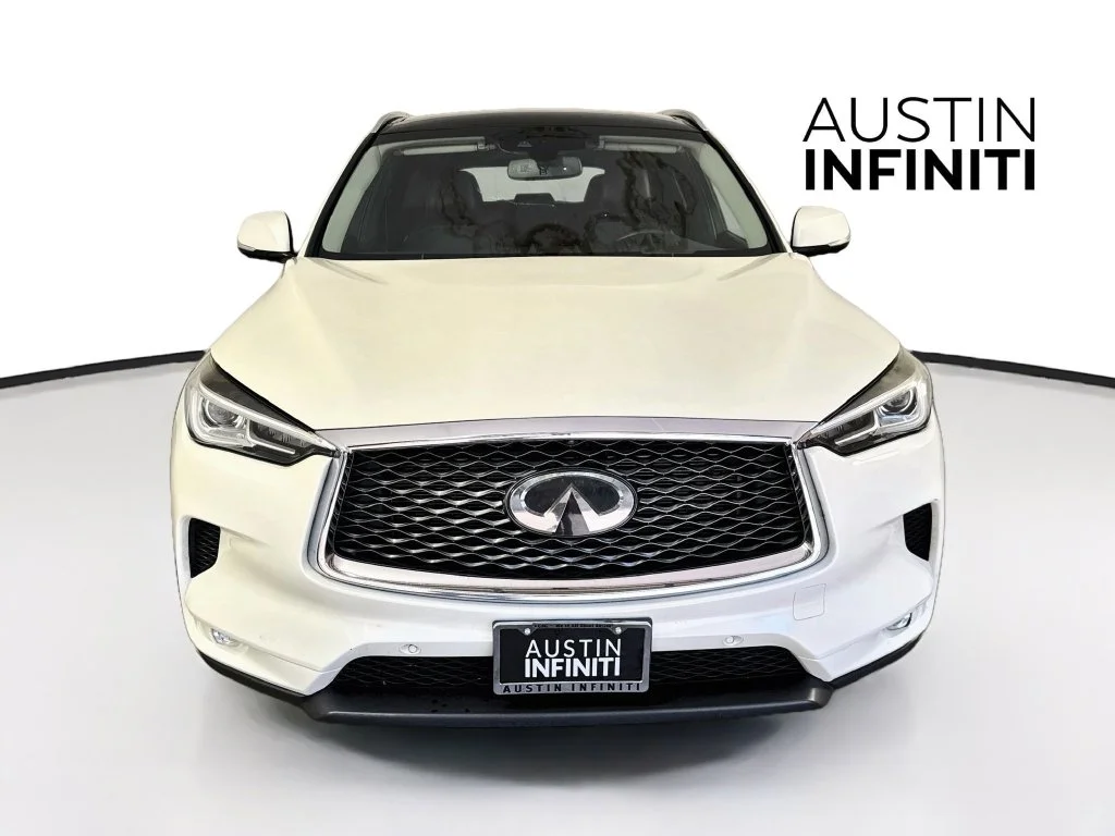 Used 2020 White INFINITI ESSENTIAL image 2