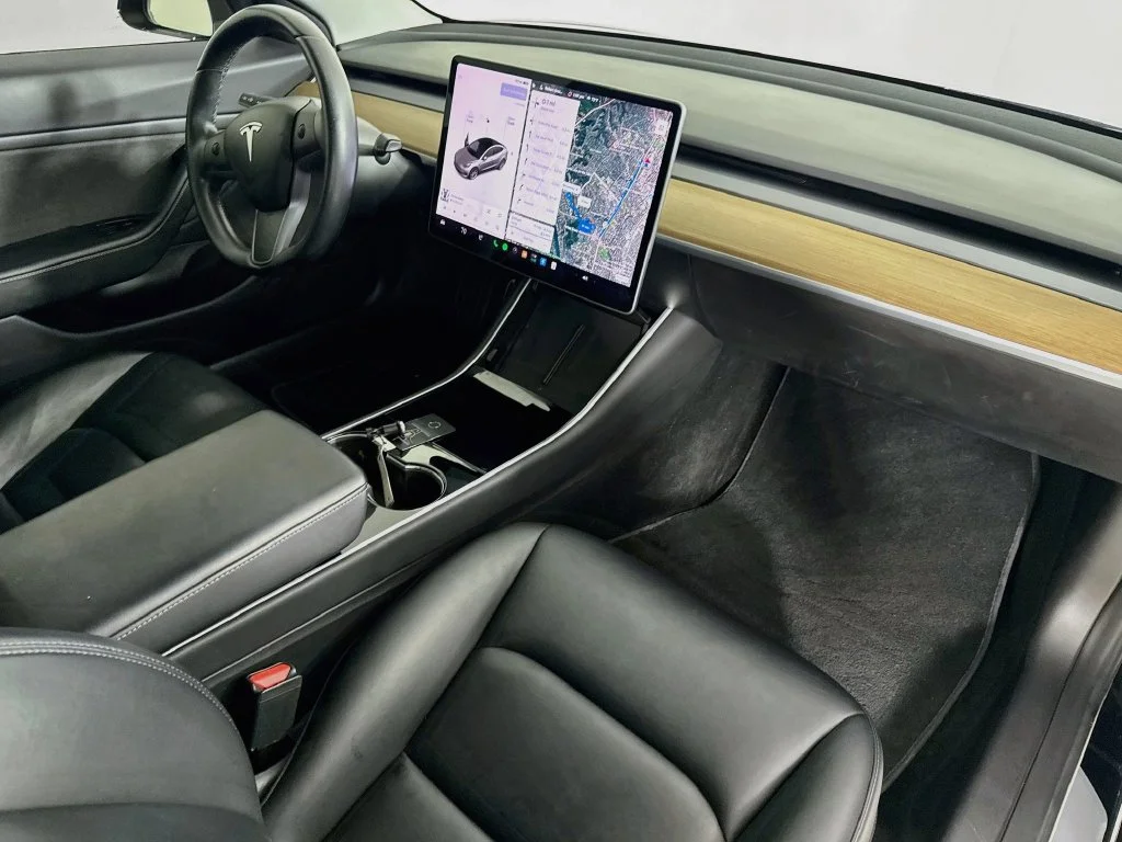 Used 2019 Solid Black Tesla Long Range image 36