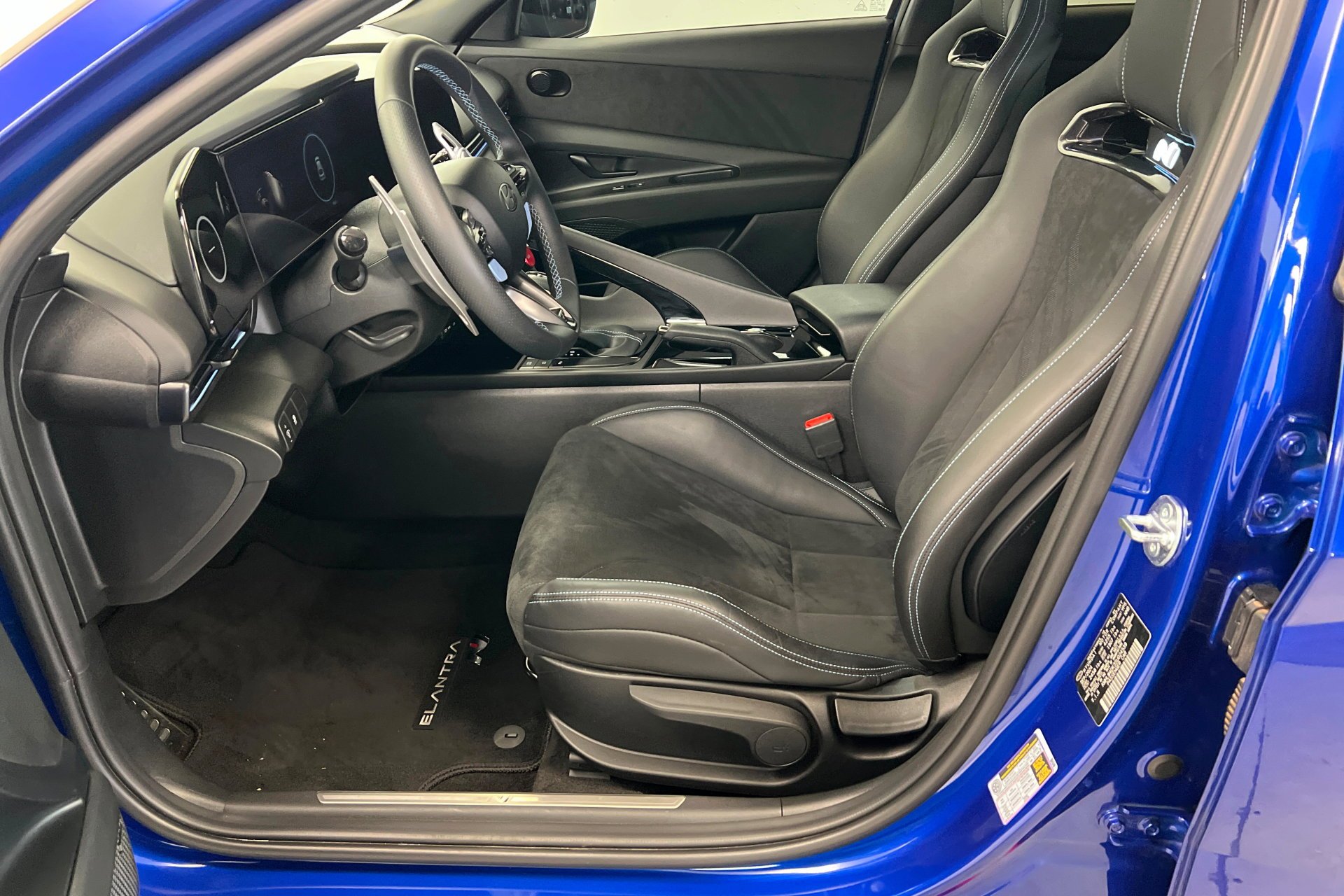 Used 2025 Intense Blue Hyundai Base image 18