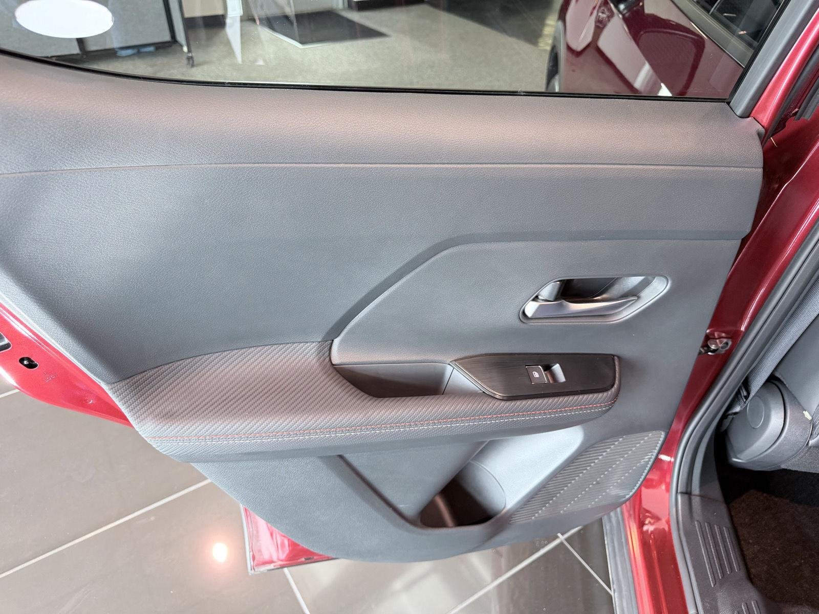 Used 2025 Scarlet Ember Tintcoat Nissan SR image 21