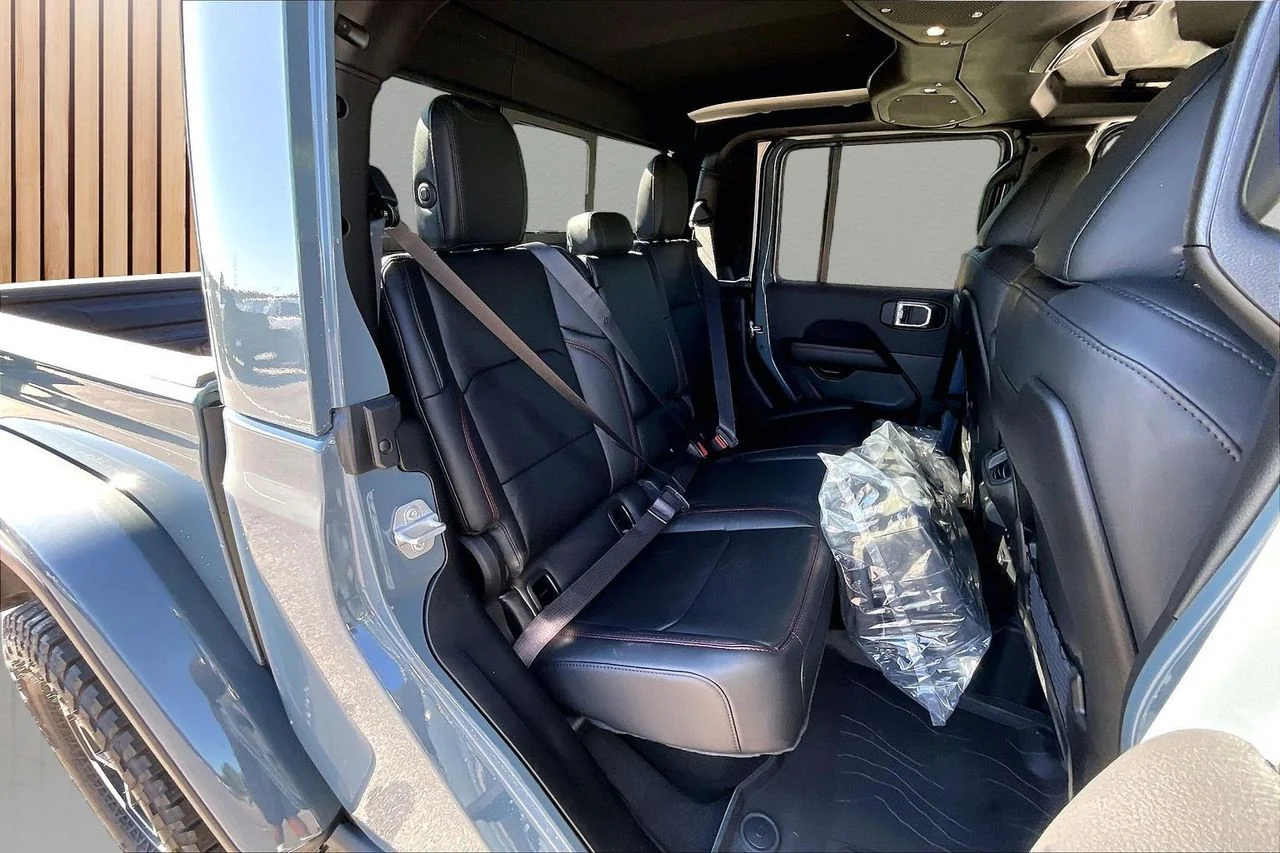 New 2026 Anvil Clear-Coat Exterior Paint Jeep Rubicon X image 20